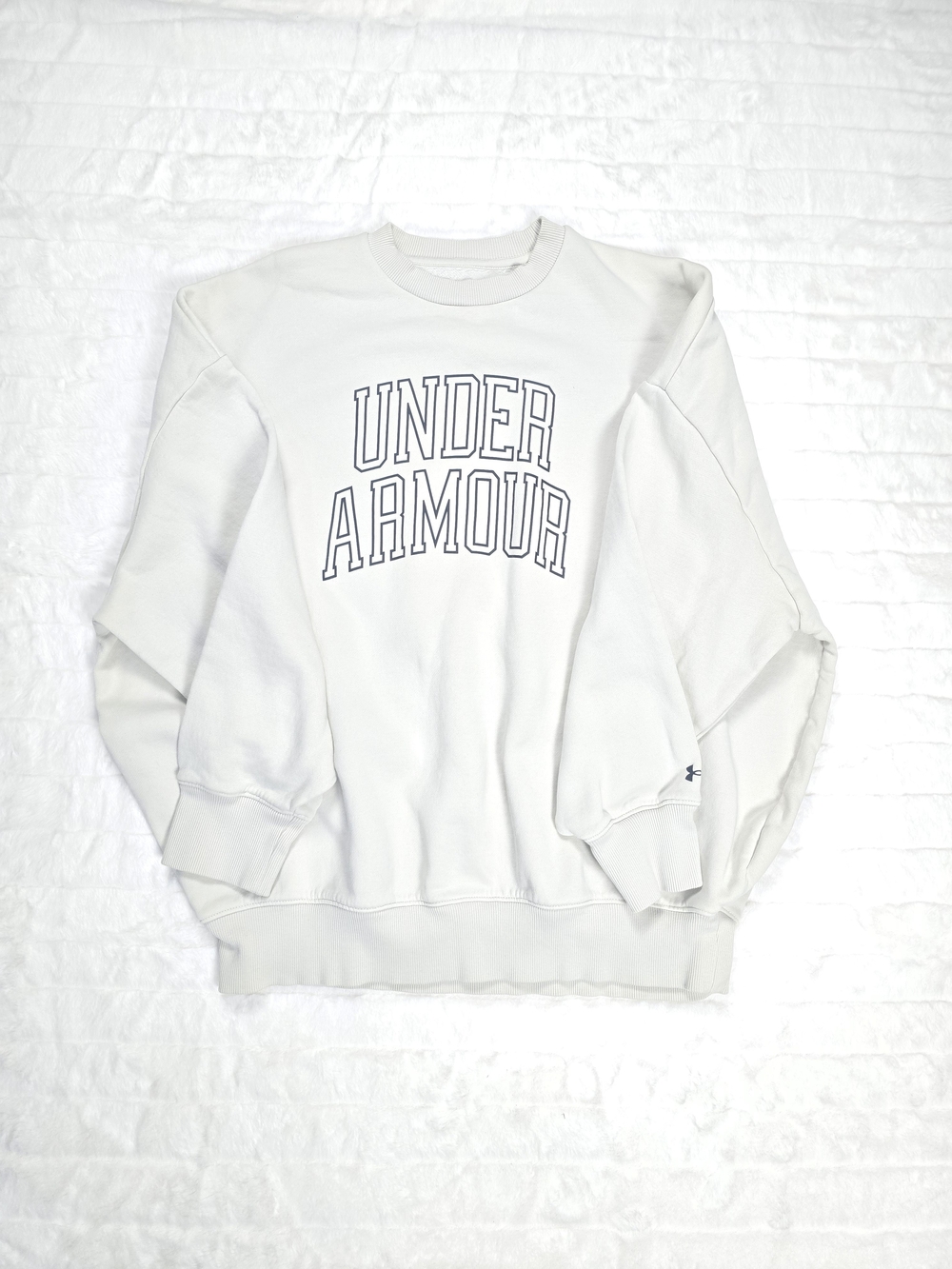 Under Armour Cream Crew Sweatshirt Women's Medium
